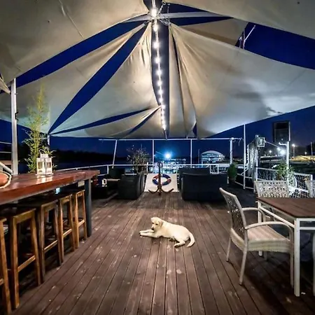 Dorcol Harbor Apartment *